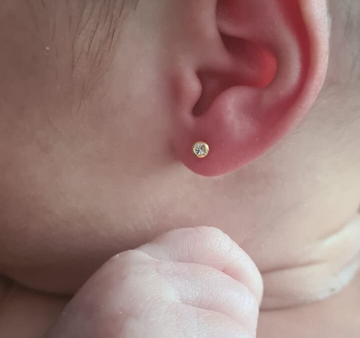 primera puesta de pendientes bebe